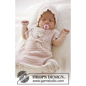 Beth by DROPS Design - Baby Klänning Virk-mönster strl. 0/1 mdr - 3/4