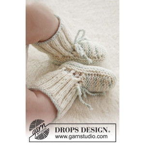 First Impression Booties by DROPS Design - Baby Tofflor Stick-mönster